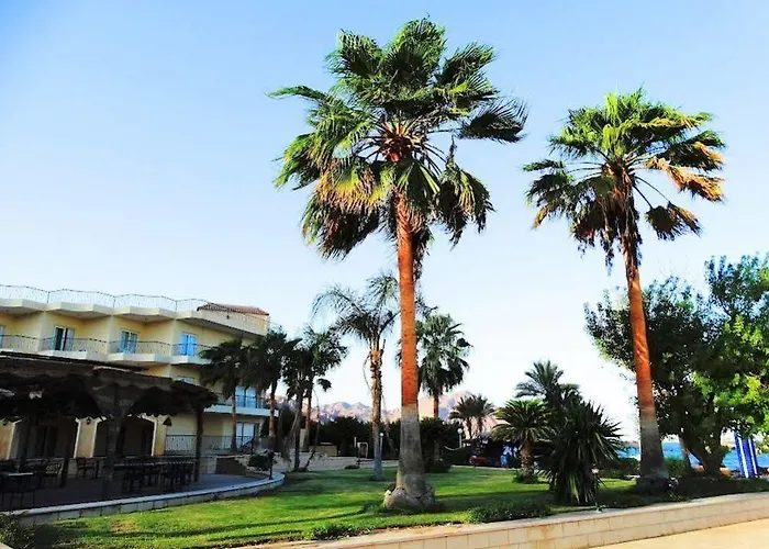 La Playa Resort